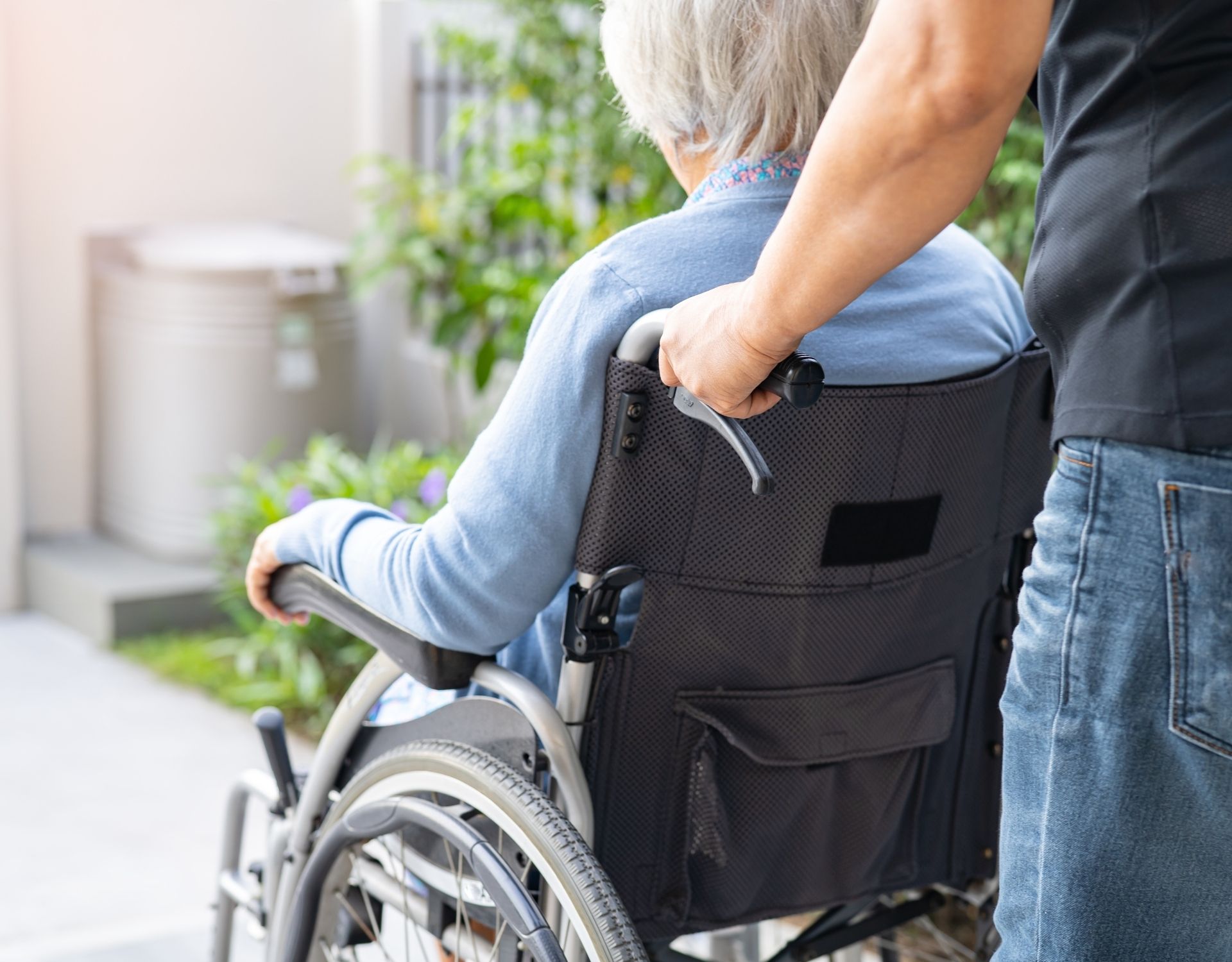 come scegliere ausili ortopedici giusti per mobilita in casa 00002