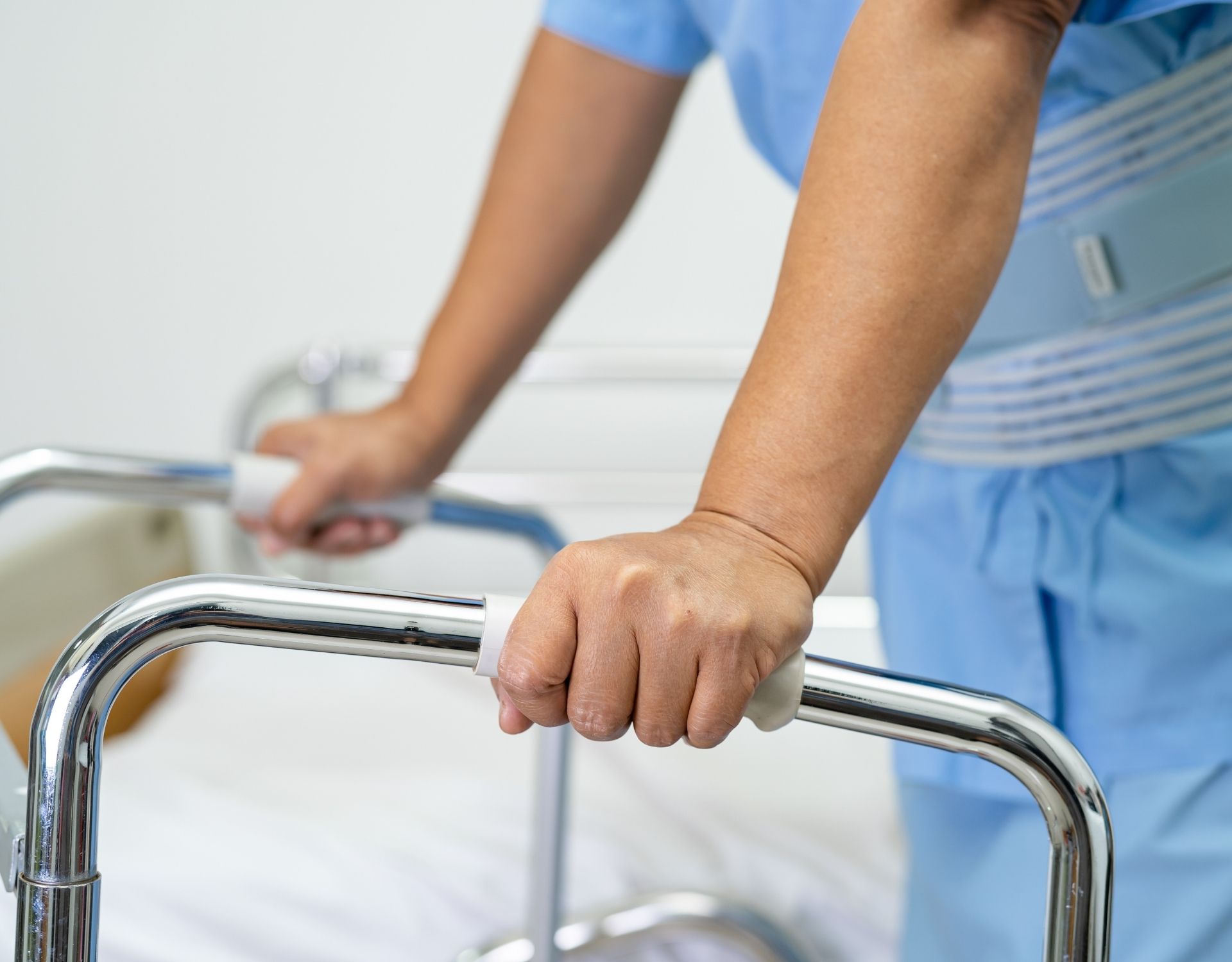 Come scegliere ausili ortopedici giusti per mobilita in casa