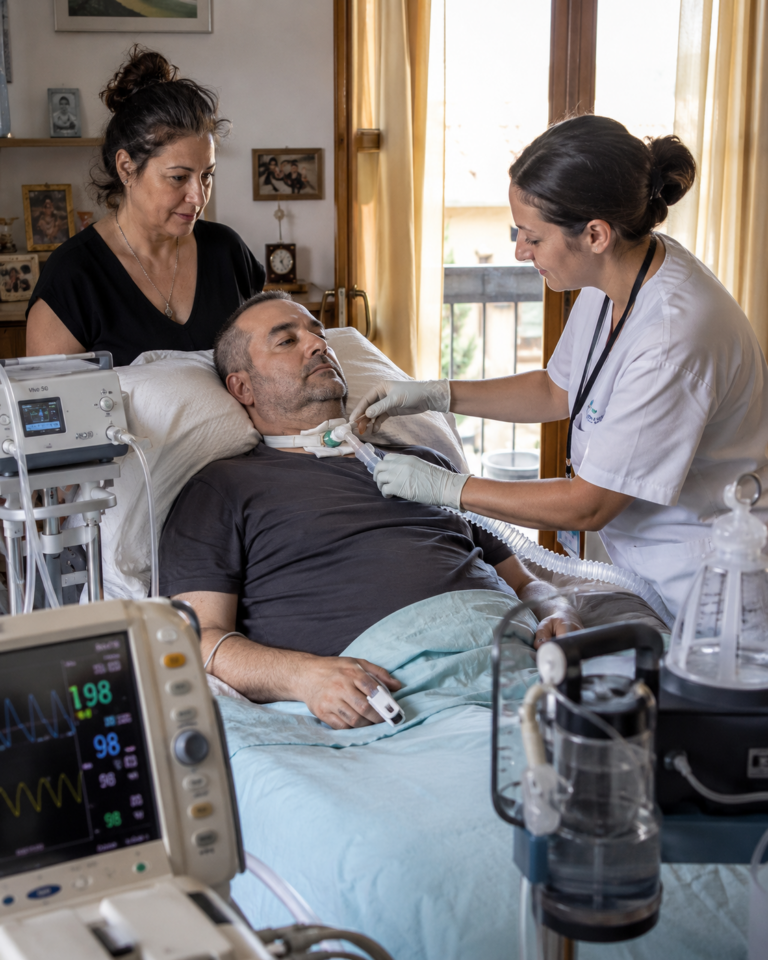 Gestione domiciliare di un paziente con tracheostomia temporanea o permanente